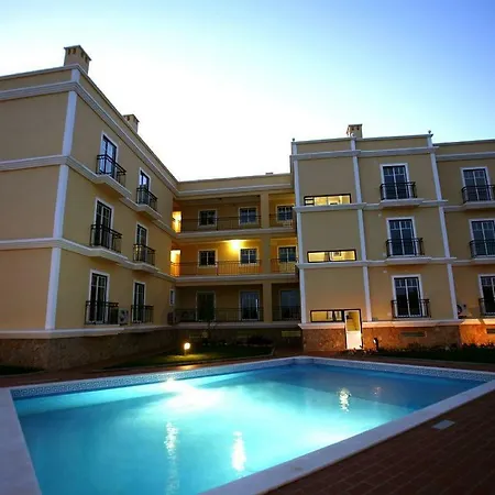 Edificio Arade Plaza * Ferragudo (Faro)